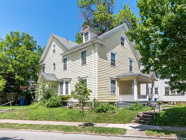 760 Harvard St — Photo 1