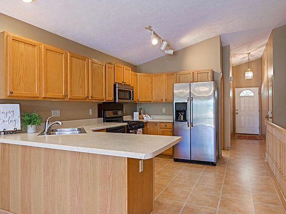 4th image of 3414 McNiff Dr