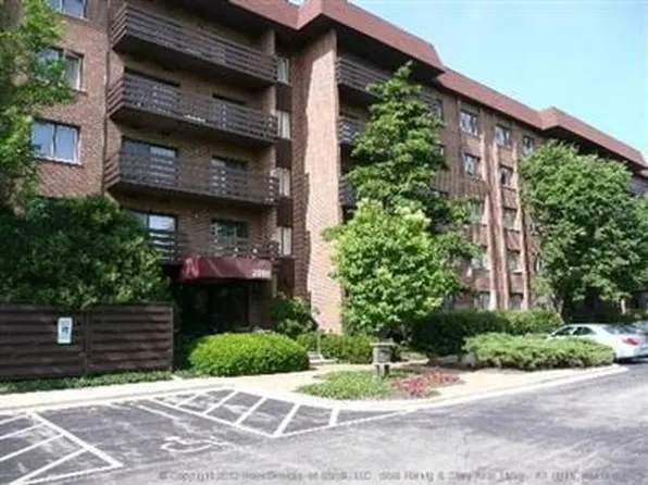 2000 Chestnut Ave APT 507, Glenview, IL 60025