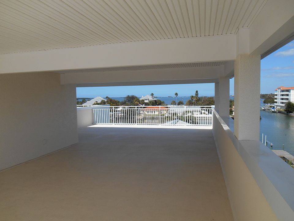 2nd image of 322 Venetian Dr