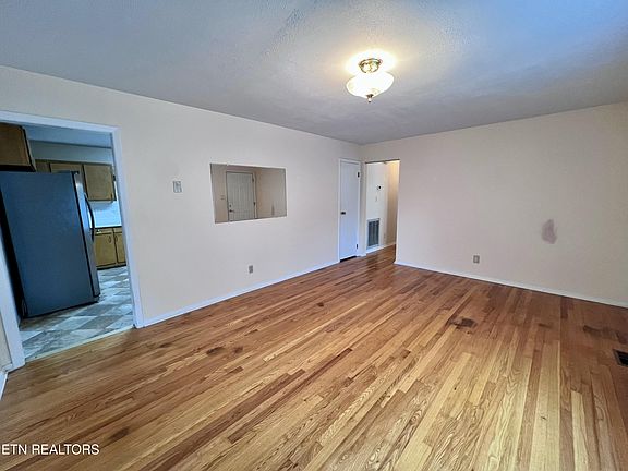 5th image of 5726 NW Goldenrod Cir