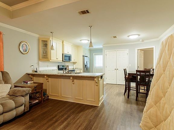 4th image of 4134 Barrington Dr