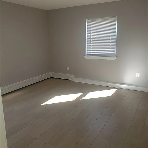 215 Pearl St #9 — Photo 5