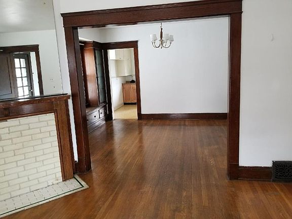3rd image of 2688 E 128th St #Larchmere