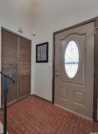 4th image of 4221 Goldenrod Ln N
