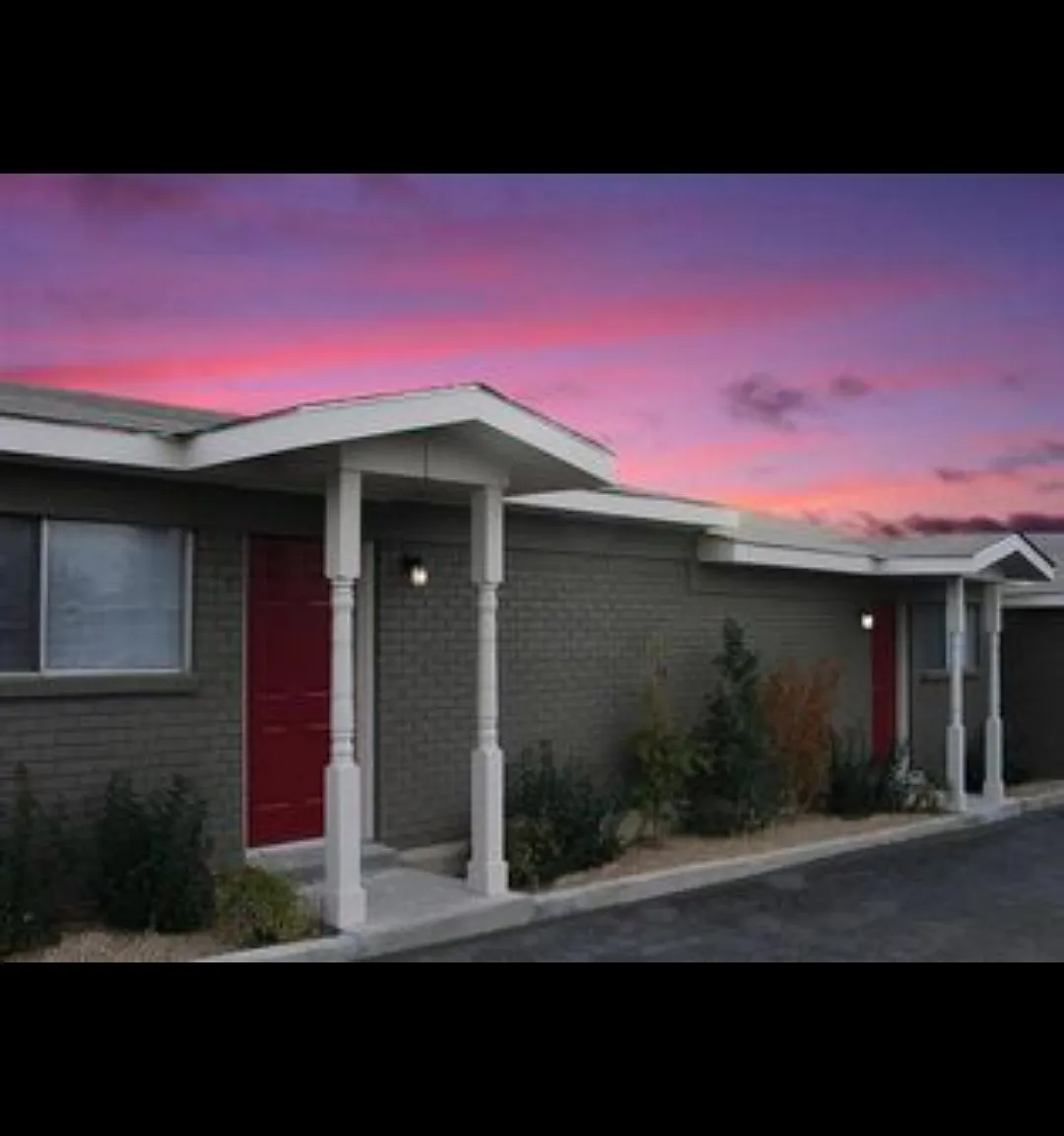 2 bed, $945 — Photo 1