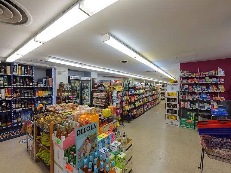 4201 Cathedral Ave NW #501W — Photo 37