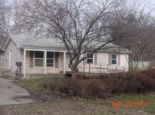 2920 E Hickory St, Decatur, IL 62526