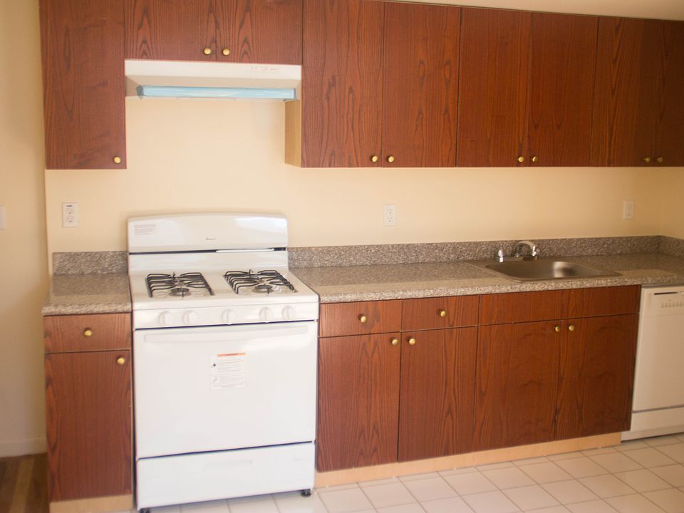 2nd image of 22 Morton St APT 208