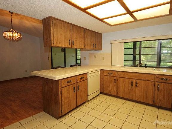 Pass Thru into Florida Room for Easy Party Serving ;)