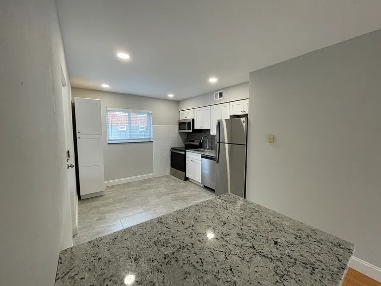 4604 Shrewsbury Ave #E — Photo 3