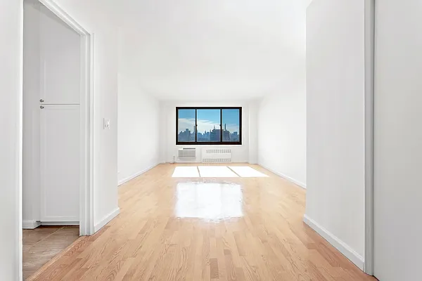 Rented by Olnick Organization | media 1