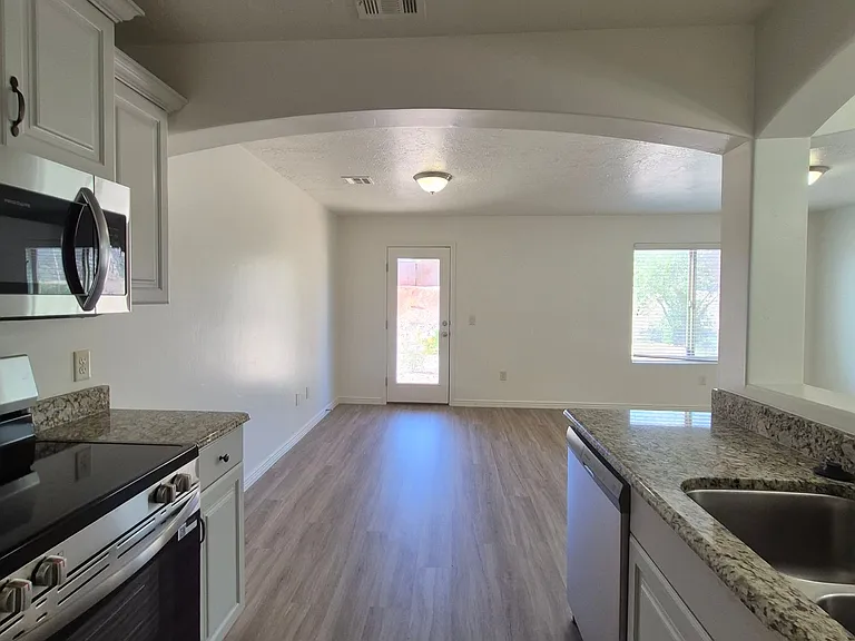 1000 E Bluffview Dr #118 — Photo 18