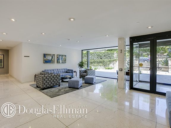 3rd image of 22 Park Pl APT 4J