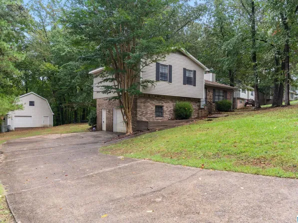 1152 Oak Creek Trl NE, Birmingham, AL 35215