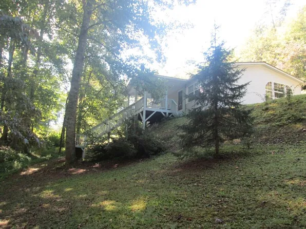 130 Bent Pine Trl, Sylva, NC 28779