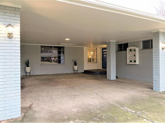 3rd image of 106 N Weatherred Dr