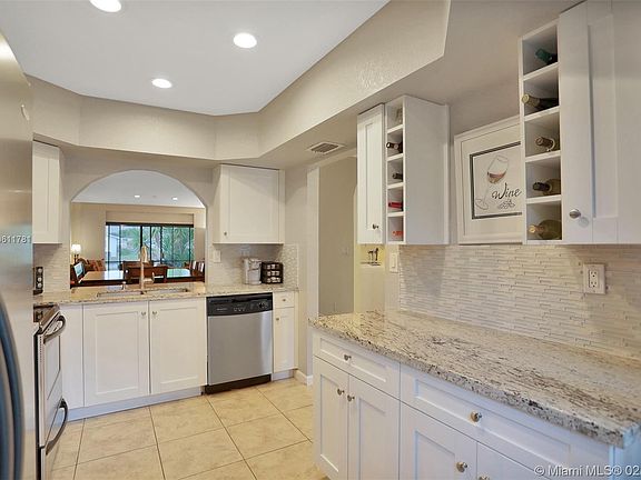 4th image of 6433 Pinehurst Cir W #B24