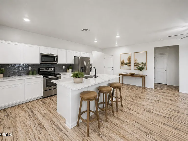 16664 W Jenan Dr — Photo 5