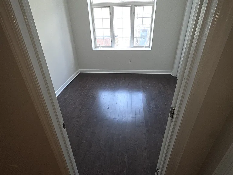 204 Ogden Ave #2R — Photo 6