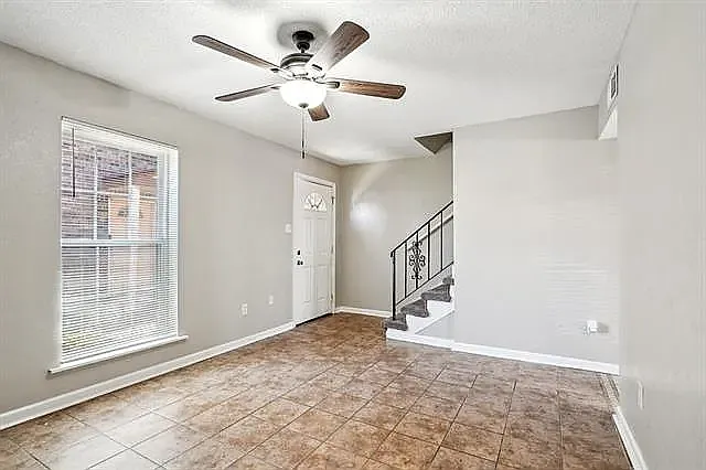 1635 Newport Pl #12 — Photo 8