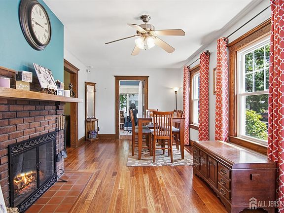 4th image of 226 1st St