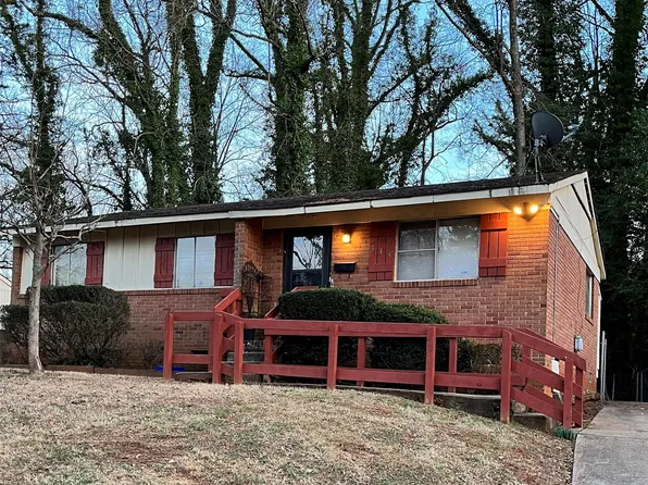915 Yellowstone Dr, Charlotte, NC 28208