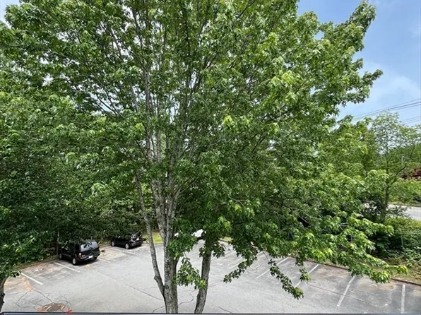 1261 Church St APT 35, New Bedford, MA 02745