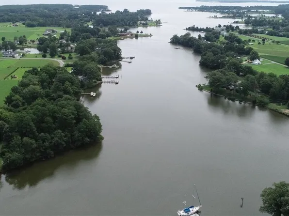 1 Flowering Fld, White Stone, VA 22578