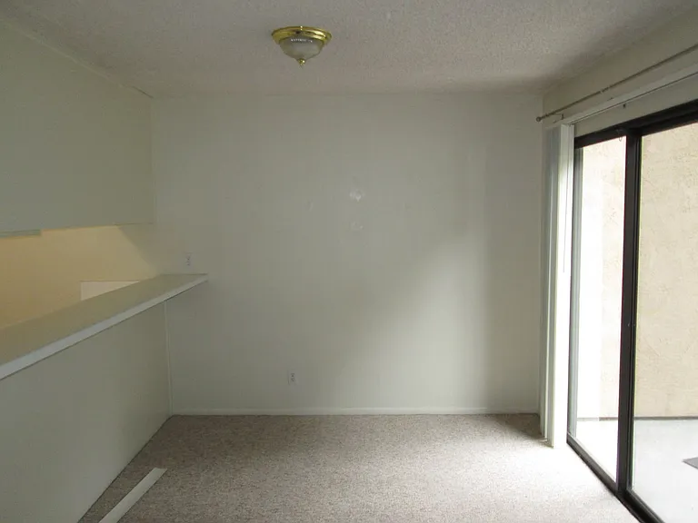570 Peach St #32 — Photo 9