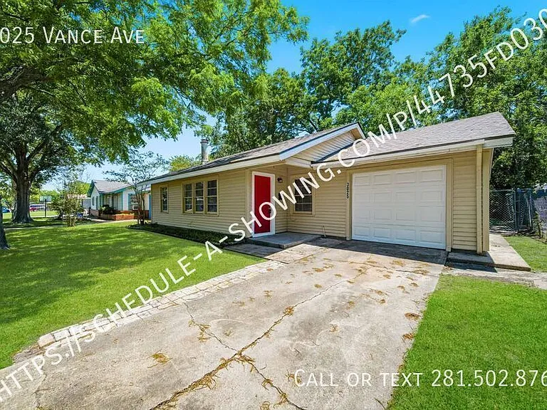 3025 Vance Ave — Photo 1