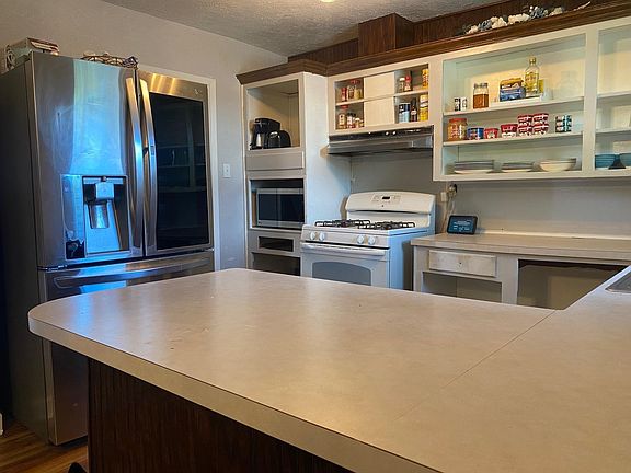 4th image of 7735 Lawrence Dr