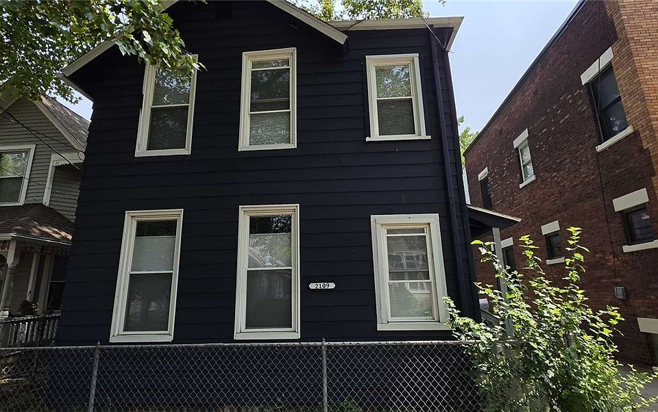 1st image of 2109 W 42nd St
