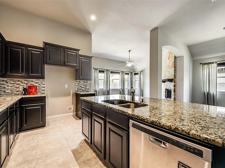 11709 Parade Dr — Photo 8