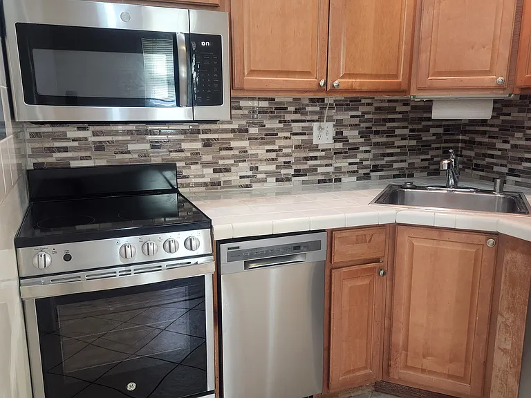 3132 Lincoln Ave — Photo 11