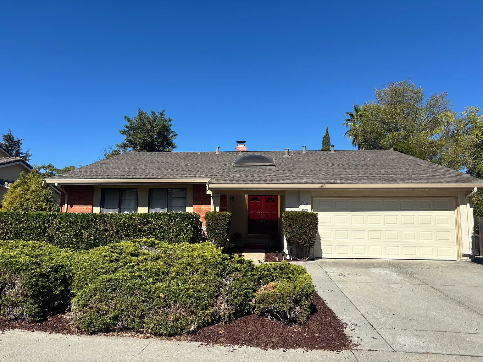 4 bed, 1797 sqft, $4,995 — Photo 1
