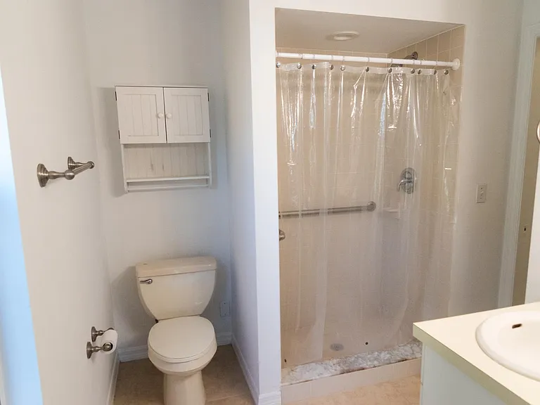 4704 Country Oaks Blvd — Photo 10