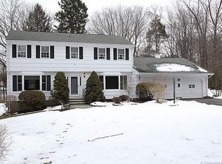 9 Sturbridge Ln, Woodbridge, CT 06525