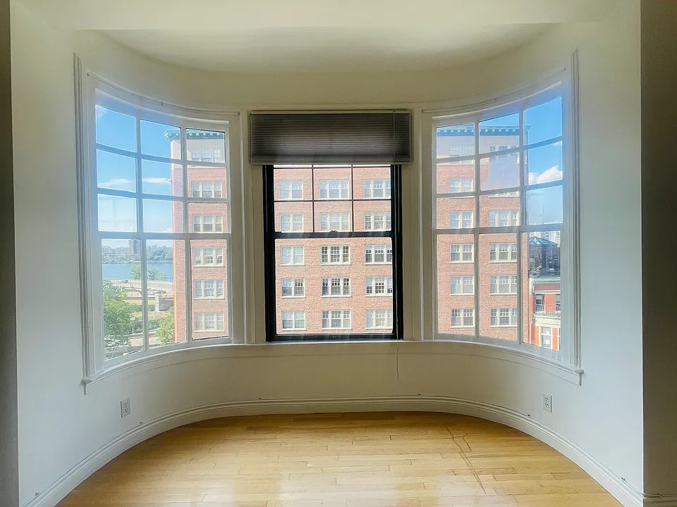4 Charlesgate E #603