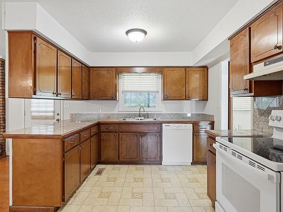 5th image of 3845 Pearl St
