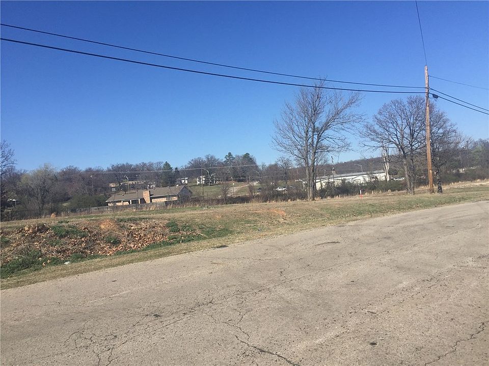 2nd image of 104 South Blvd