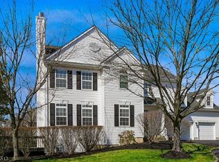 31 Hansom Rd, Basking Ridge, NJ 07920