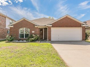 3928 Rochester Dr, Fort Worth, TX 76244