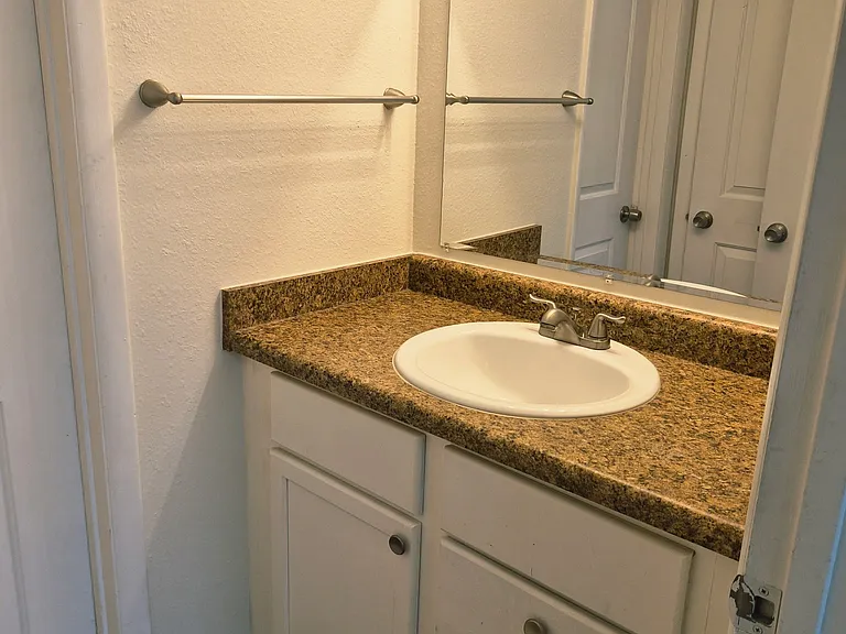 Magnussen Apartments — Photo 29