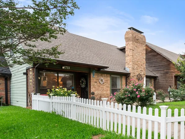 1711 Clearbrook Ln, Corsicana, TX 75110