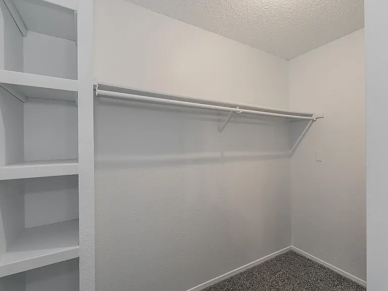 Station 121 at Town Center Apartments — Photo 173