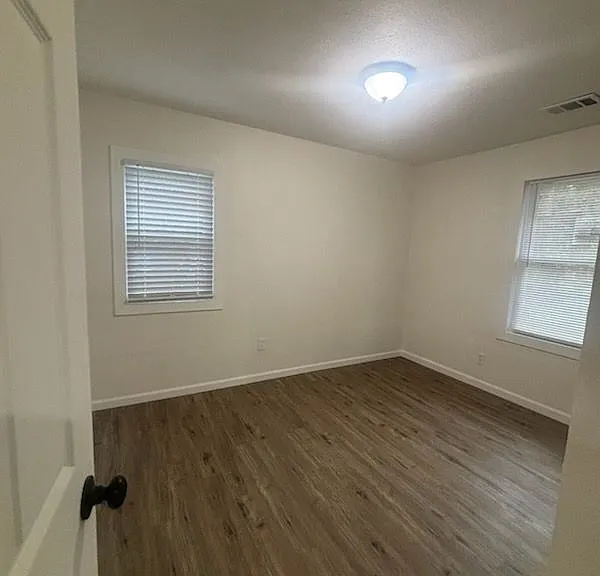 314 W Insley Ave — Photo 2