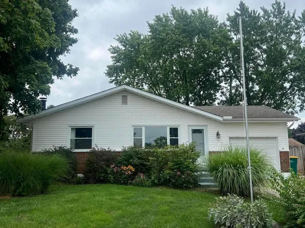 585 Hillsdale Dr, West Jefferson, OH 43162