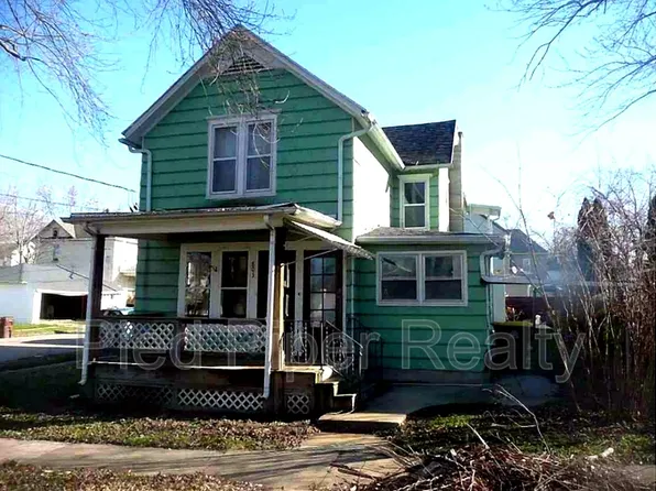 803 S Walnut Ave, Freeport, IL 61032