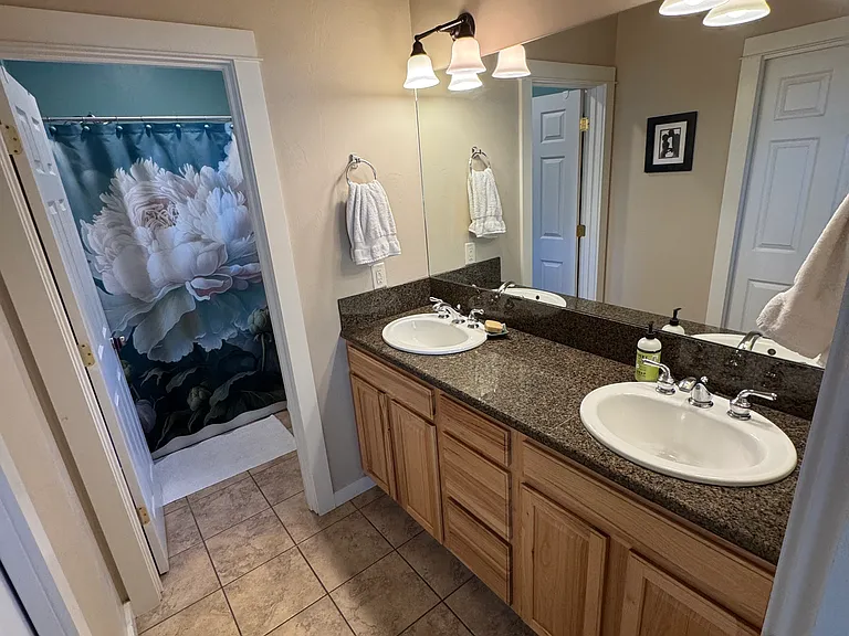 3156 Hillcrest Dr — Photo 7